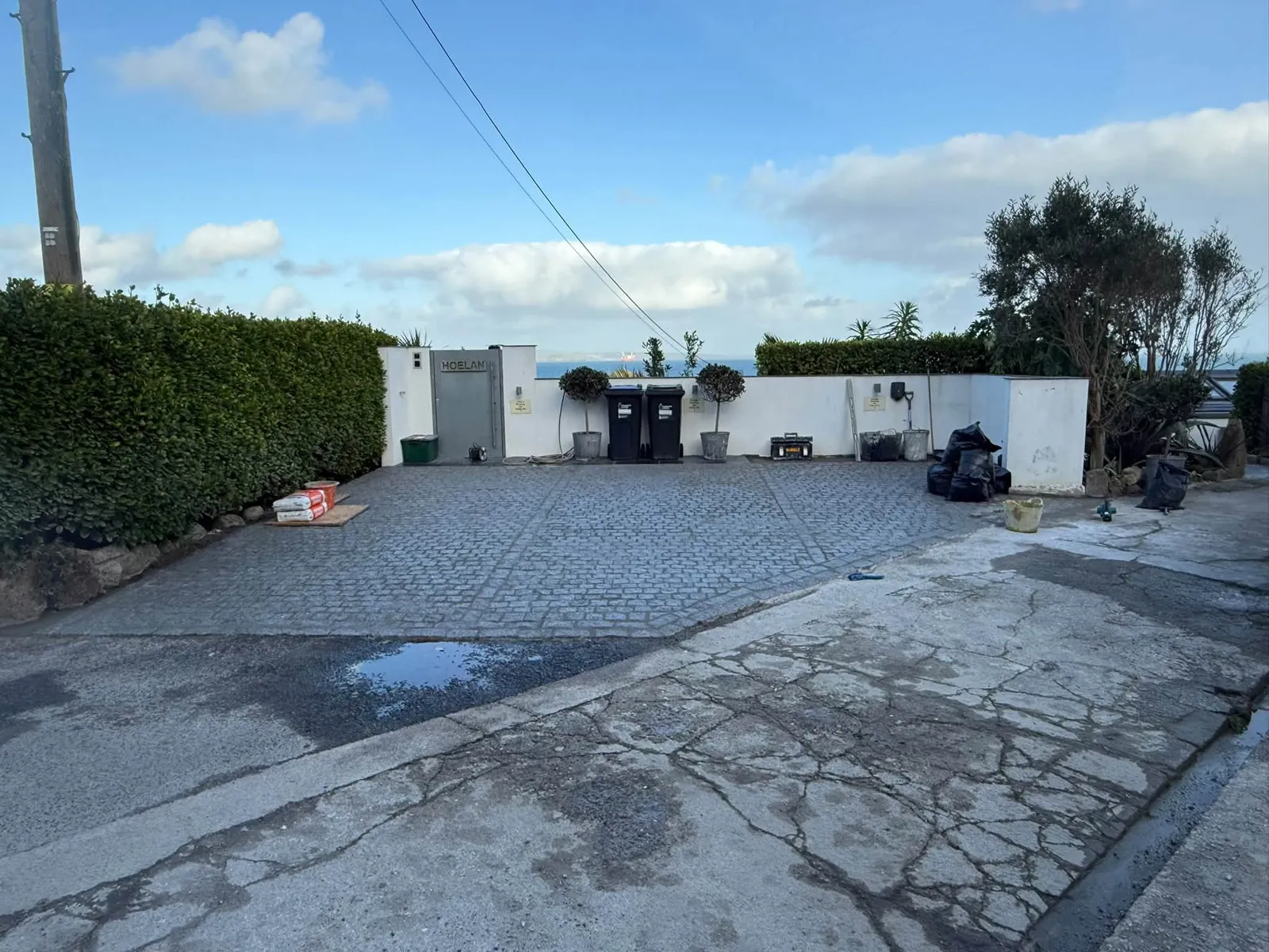 Sett driveway, laid and finished